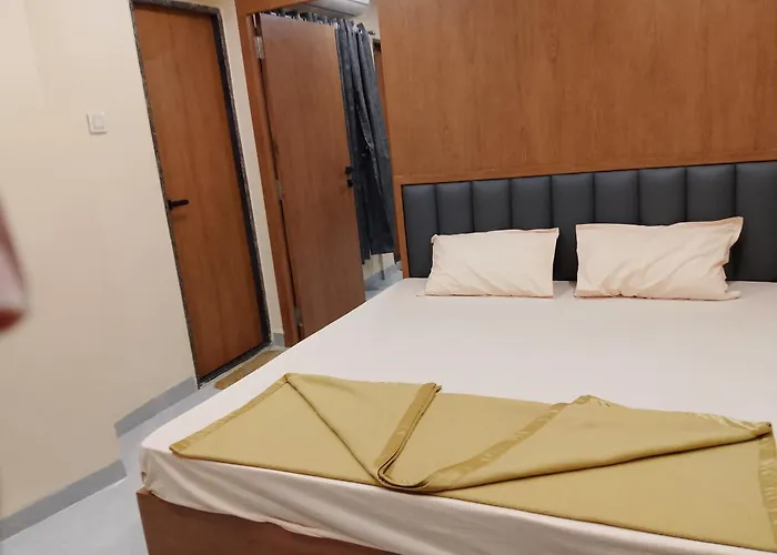 Hotel Paradise Inn