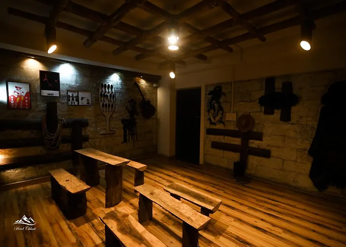 Hotel Chhuti Lava