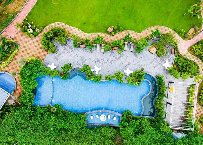 Mayfair Oasis Resort & Convention