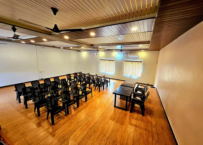 Hampi Leo Dreams Resort