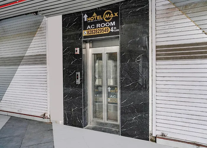 Fabhotel Max - Nr Aditi Hospital 120M