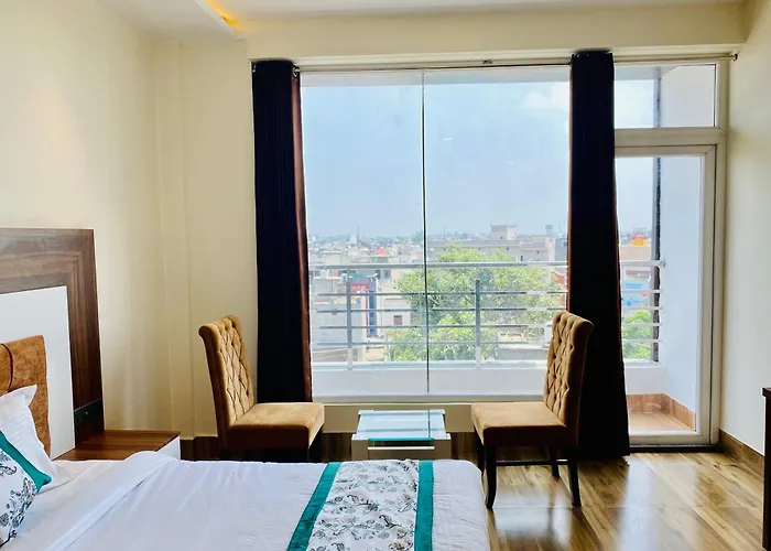 Hotel White House 350 Mtr From Golden Temple Amritsar