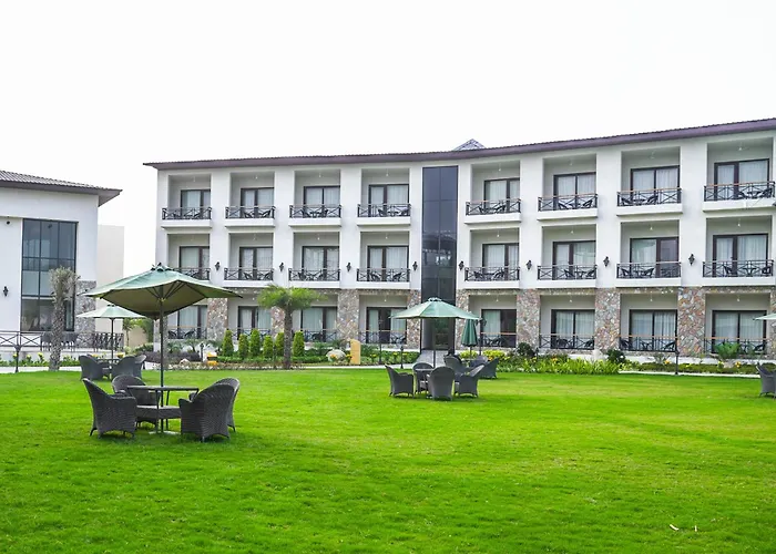 Shervani Pebbles & Pines Resort & Spa, Corbett