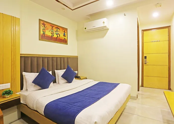 Hotel Aman Imperial Just A Minute Away From New Delhi Railway Station And Connaught Place