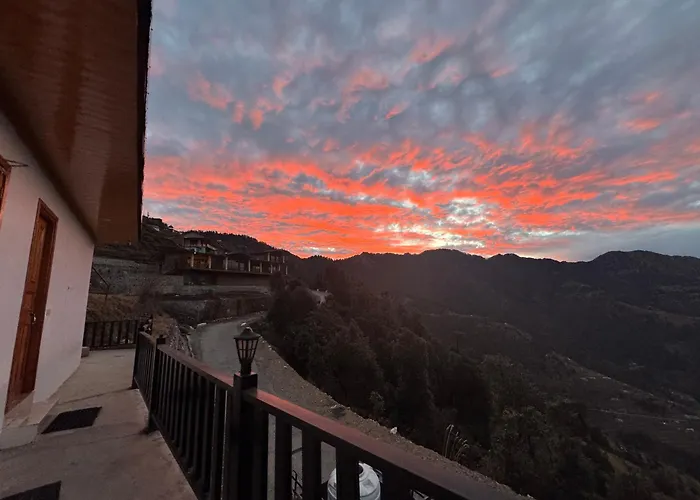 The Vintage Hill Village - Himalayan Boutique Resort