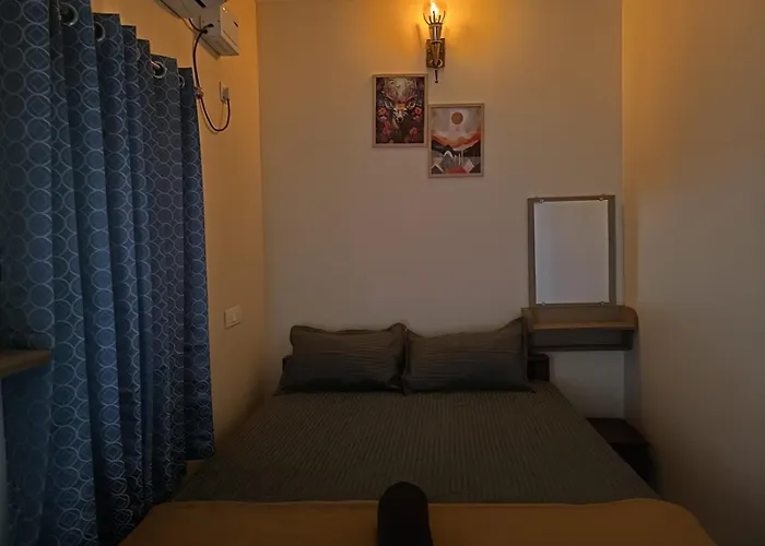 Omkara - The Fives Guest House Tiruvannamalai