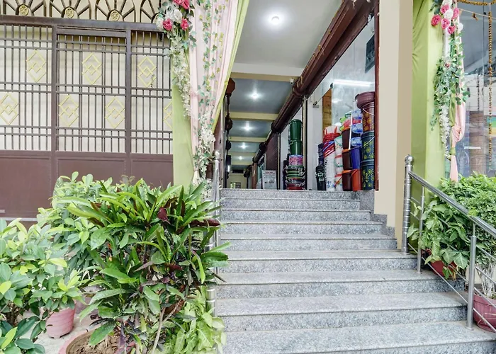 Collection O Patliputra Station Formerly Radhika Inn