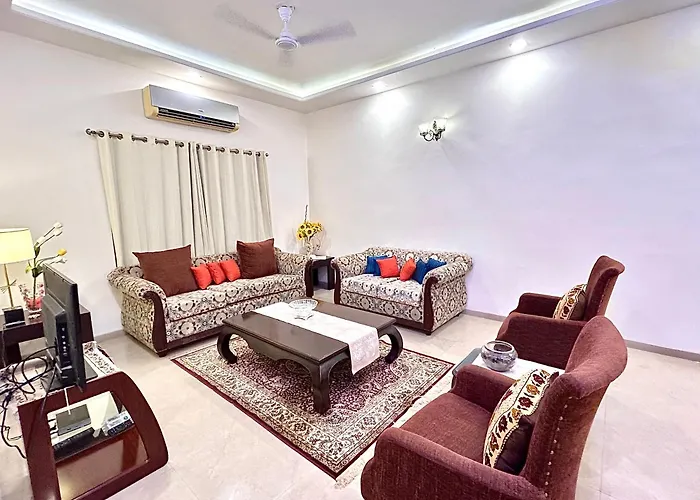 Luxurious And Spacious Heritage Apartment
