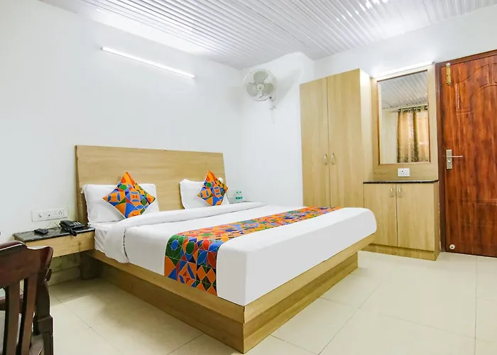 Fabexpress Kalsia Homestay - Nr Radha Krishna Mandir