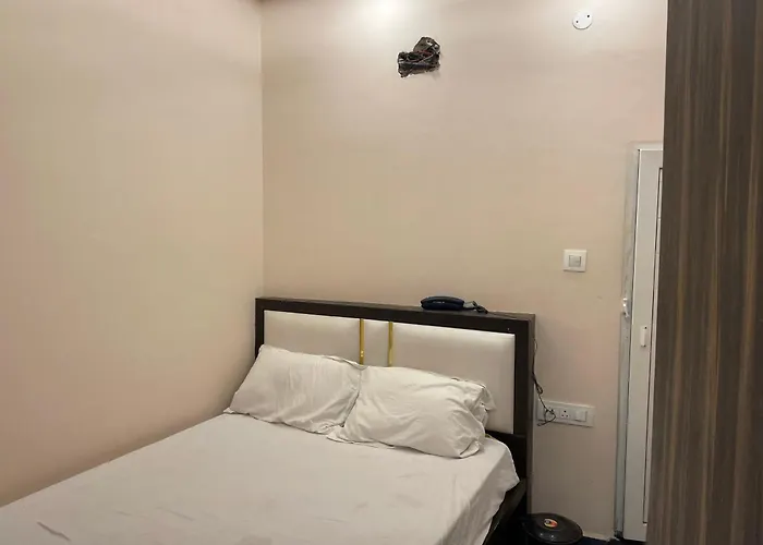 India Hotel And Restaurant