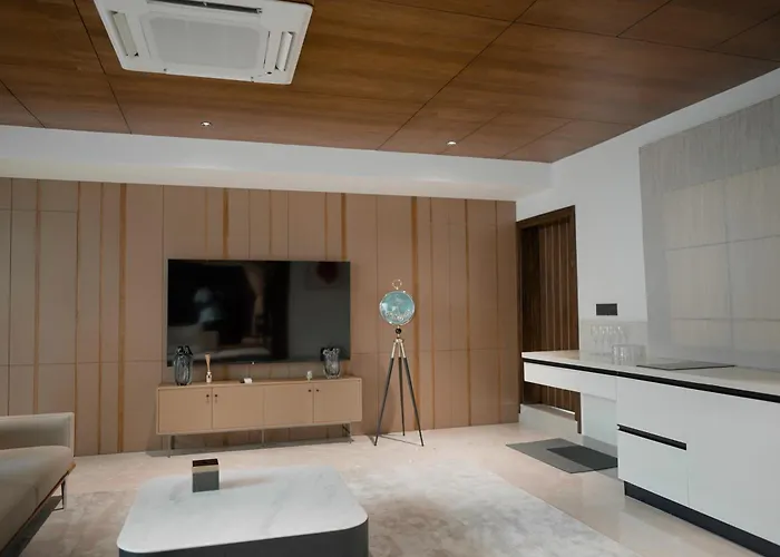 Casa Luxury Homestay