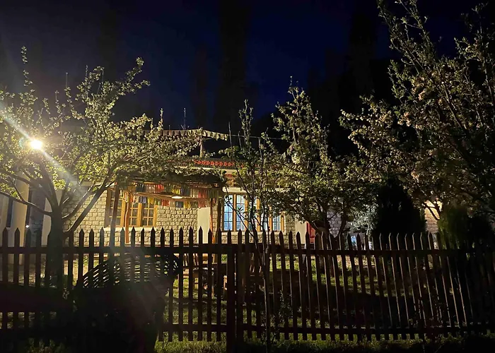 The Kesar Guest House Sumoor