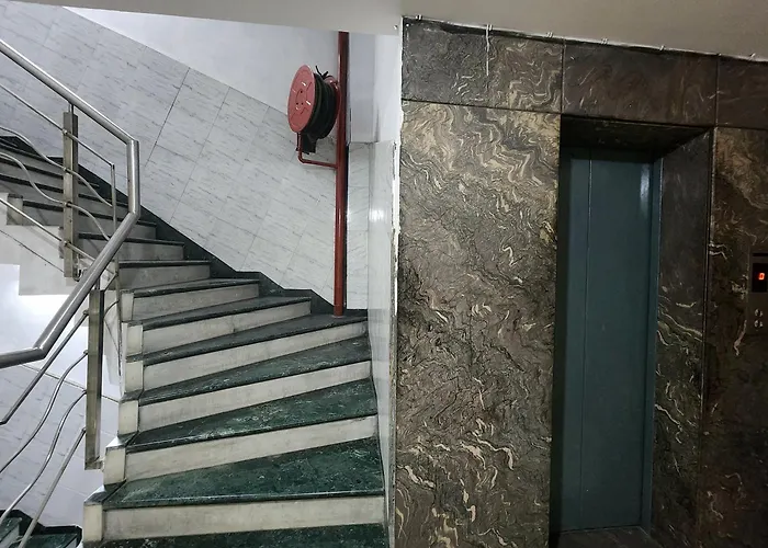 Hotel Mid Town