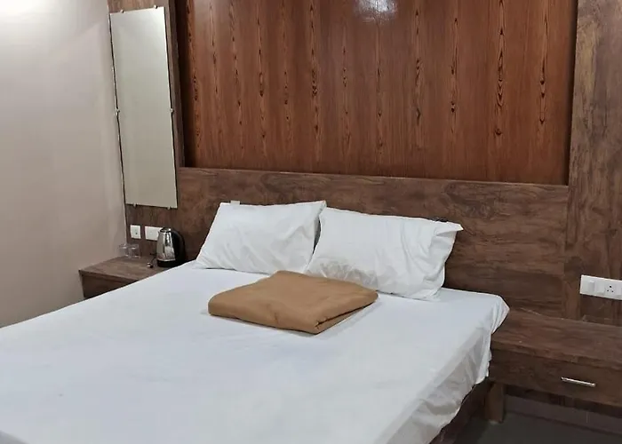 Ponnuswamy Residency