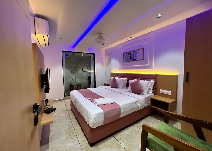 Hotel Cozzy Palace
