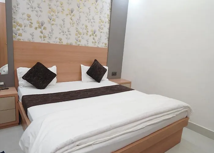 Hotel Vatika Royal