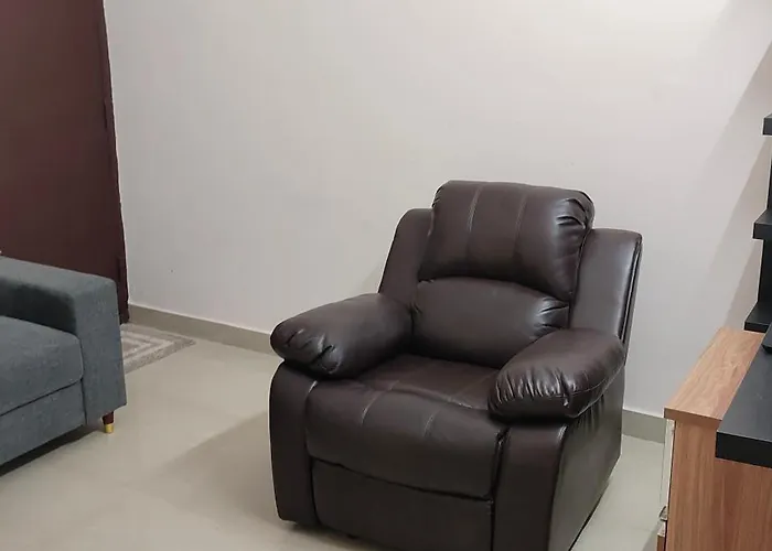 "Ambi'S Stay " With Two Individual Homes 1St Deluxe Home & 2Nd Studio With Balcony Both Has Two Guests Accommodation And Can Be Booked Individually As Per Requirement