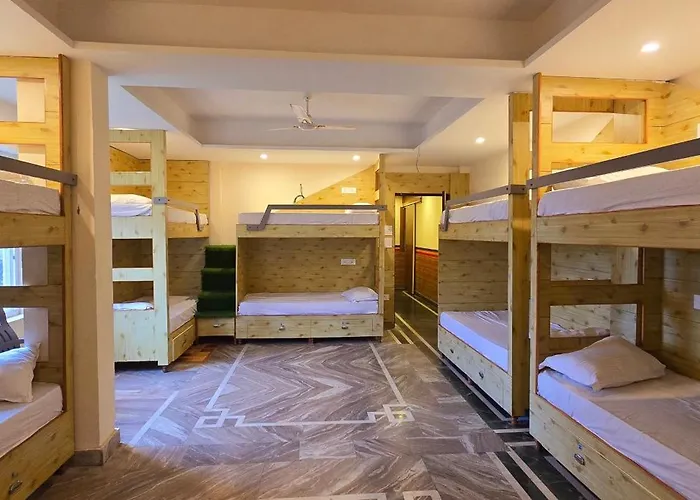 Hotel Samdupling Himalayan Brothers