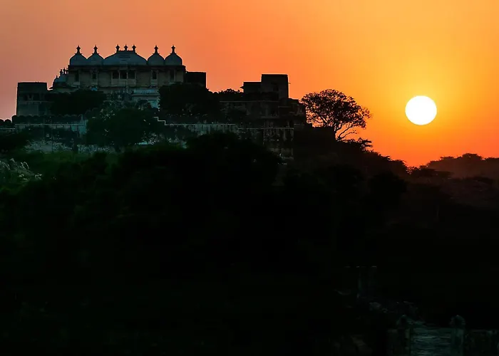 Rovers Luxe Stay - Sardargarh Heritage Fort, Near Udaipur
