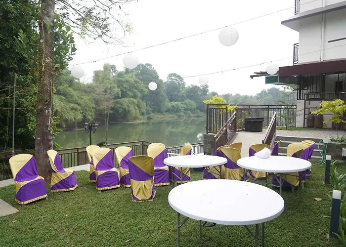 Tranquil Riverview Inn