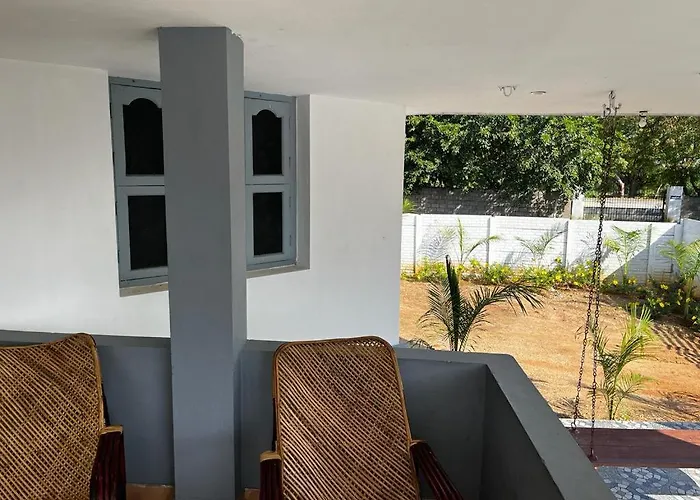 Madura Homestay - Gorgeous Home With 2Bhk 5 Minutes From Nh44