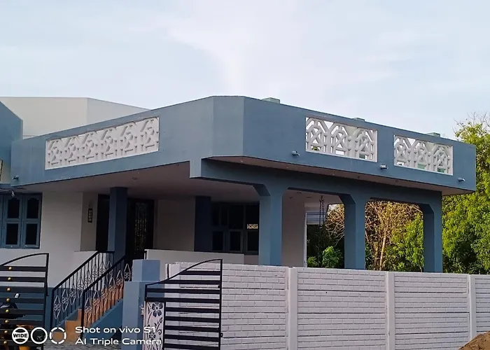 Madura Homestay - Gorgeous Home With 2Bhk 5 Minutes From Nh44