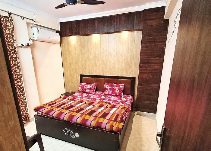 Vrindavan Divine Nest Near Prem Mandir And Iskcon -2Bhk Apartment #Lift #Acrooms #Wifi #Family #Couple #Freeparking #Park #2Rooms 2-6 People