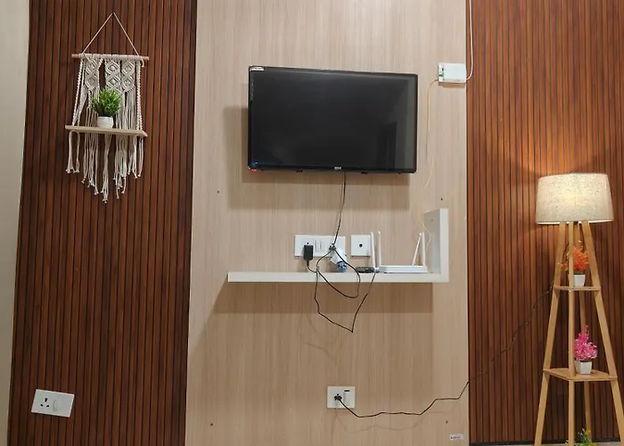 1 Bhk Studio Apartment, Cozy Cubby Homestay - Noida Sector 168