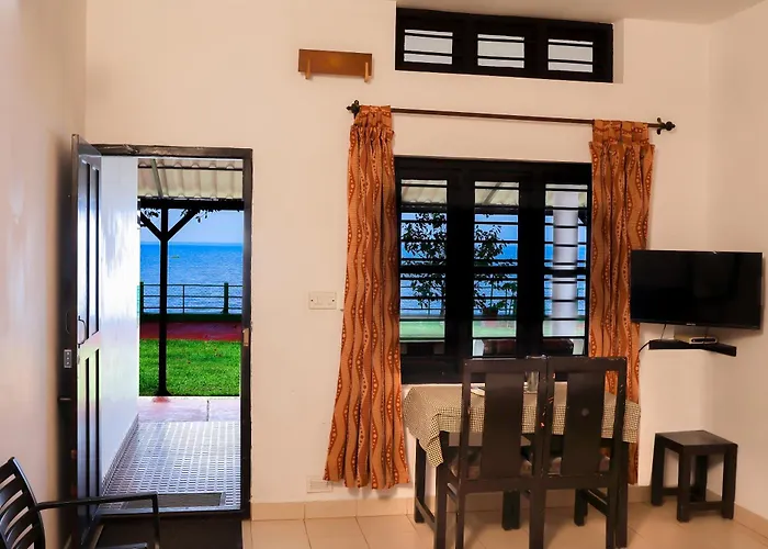 Illikkalam Lakeside Cottages Kumarakom Kerala