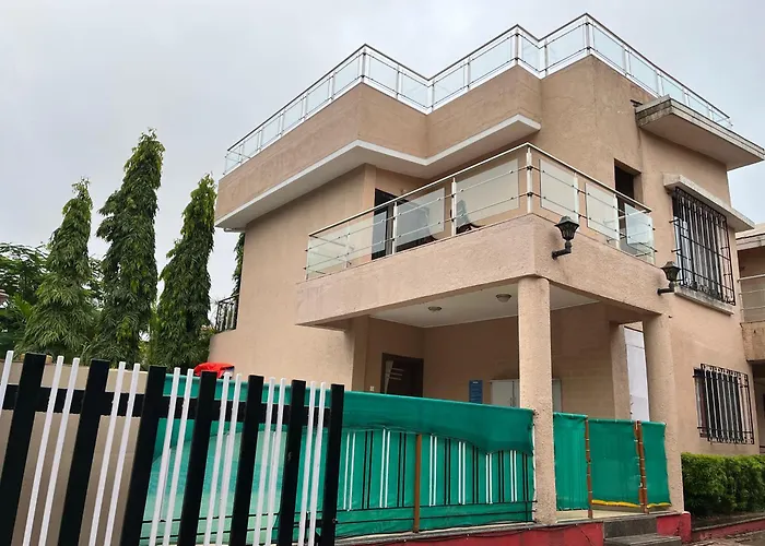 Royal Villa 1 - Luxurious 2Bhk Villa With Huge Pvt Swimming Pool Lonavala