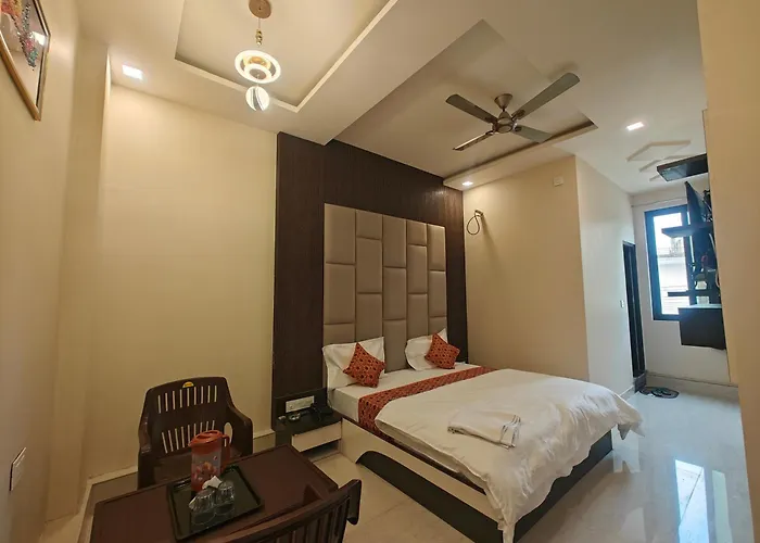 Hotel Pink City