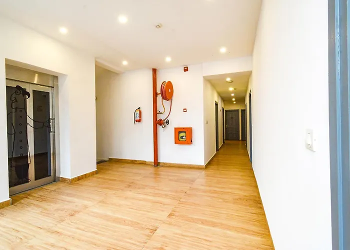Fabhotel White Ridge-Sia Life Hospital, Kondapur