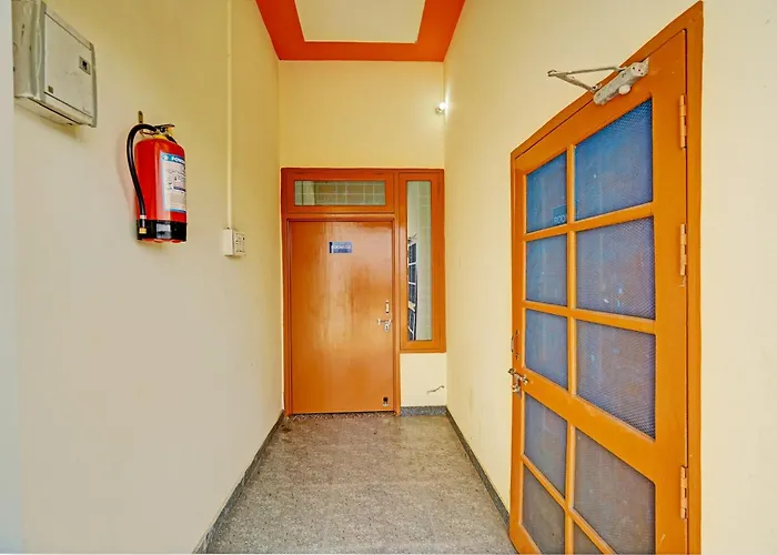 Hotel O Vashudev Garden
