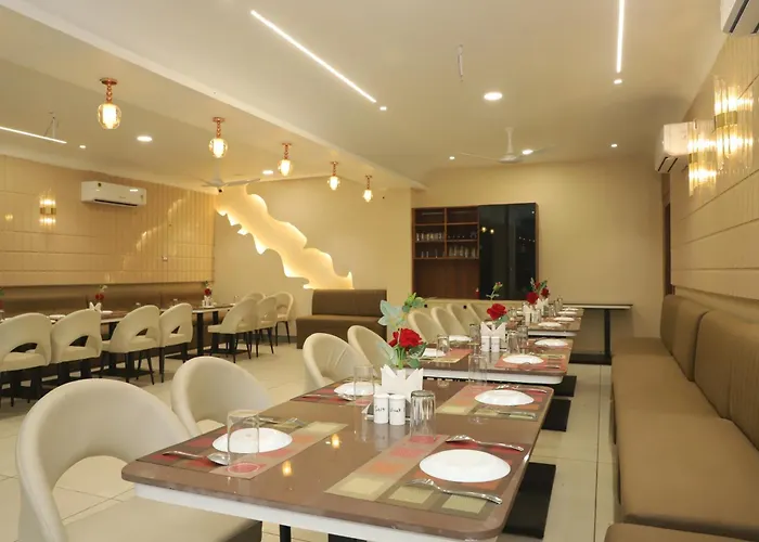 Hotel Vatika Palace New