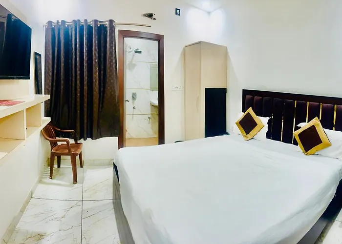 Hotel Green Apple Bareilly