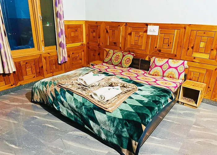 Chalo Chhalal Hotel & Cafe