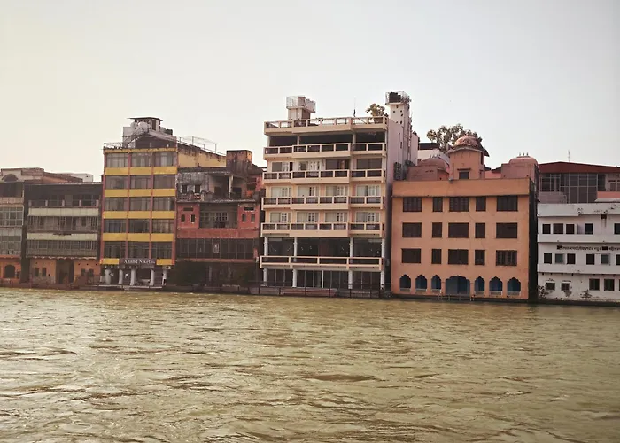 Gauri Gangaa At Har Ki Pauri With Private Ganga Ghat