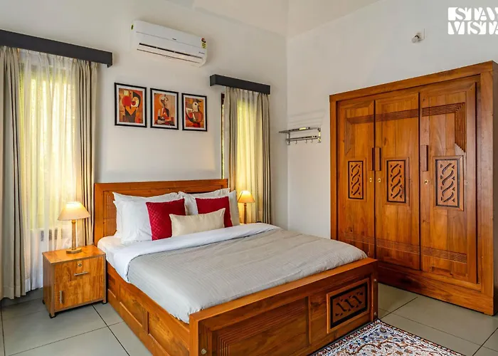 Stayvista'S Lagoons Villa - Peruvannamuzhi - 4Bhk With Pet Friendly & Sports Turf