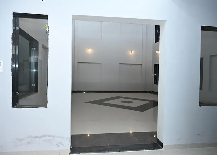 Hotel Rrr Palace