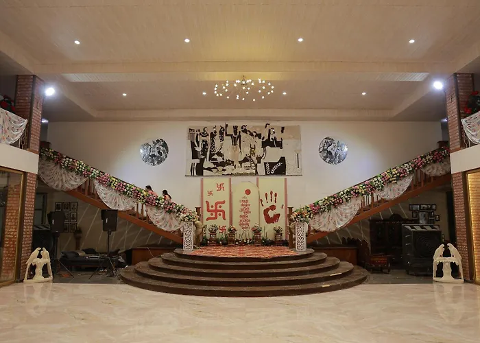 Hotel Sai Palkhi Niwara