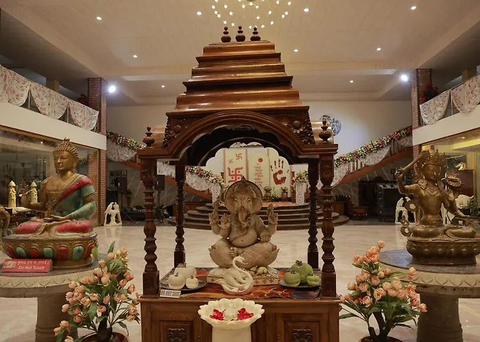 Hotel Sai Palkhi Niwara