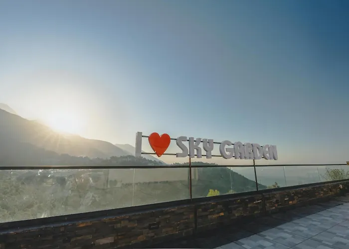 Alivaa Hotel, Mcleodganj With Best Dhauladhar View & Infinity Pool Sky Garden