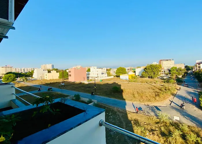 Stay10 Parallel Apartment Hotel
