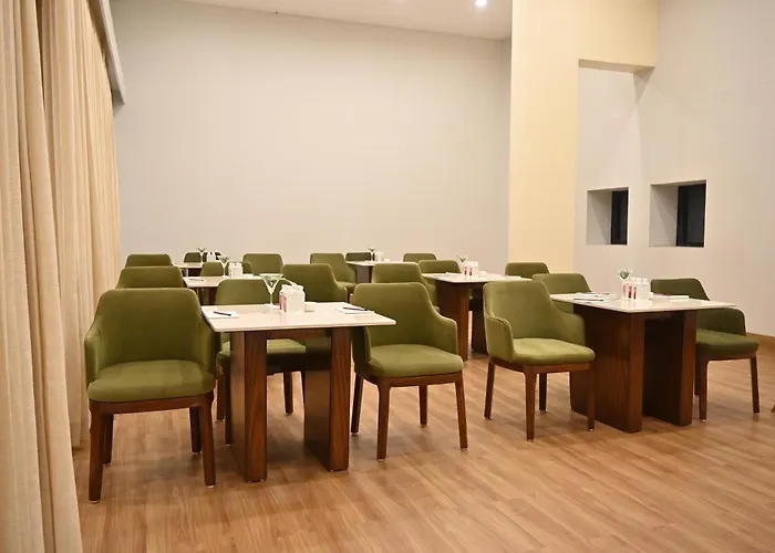 Pam Premium Hotel Vadodara