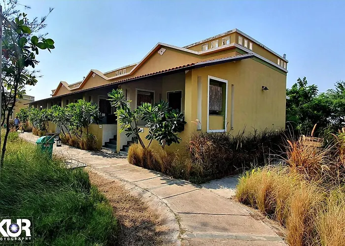 Blackbuck Safari Lodge Velavadar