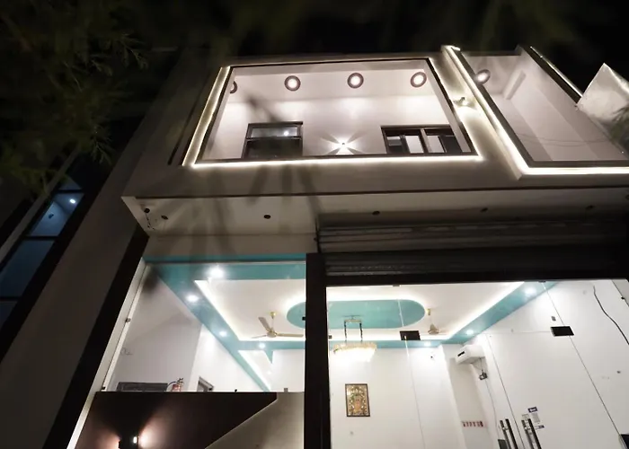Awadh Royal'S Hotel