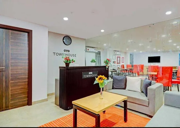 Townhouse Rohini Near Rithala Metro Station
