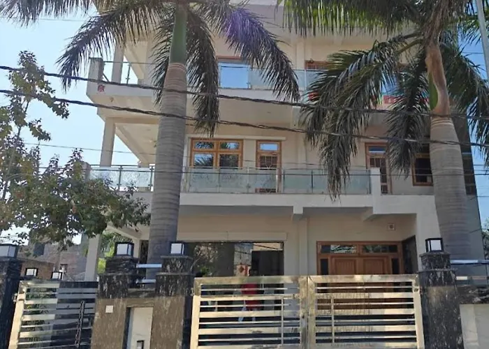 Hotel Dev Shree Dham Vrindavan