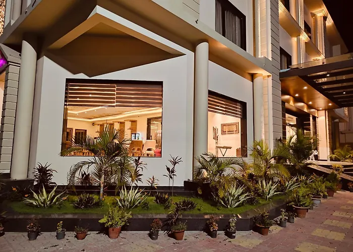 Mayur Hotel & Resort