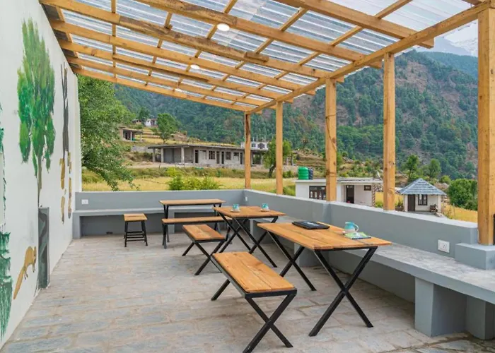 Bunker Hostels Kareri